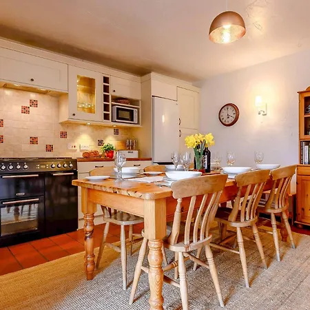 Tatil Evi 3 Bed In Sz318 *